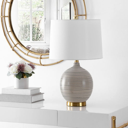 KREMP RESIN TABLE LAMP W/ USB PORT